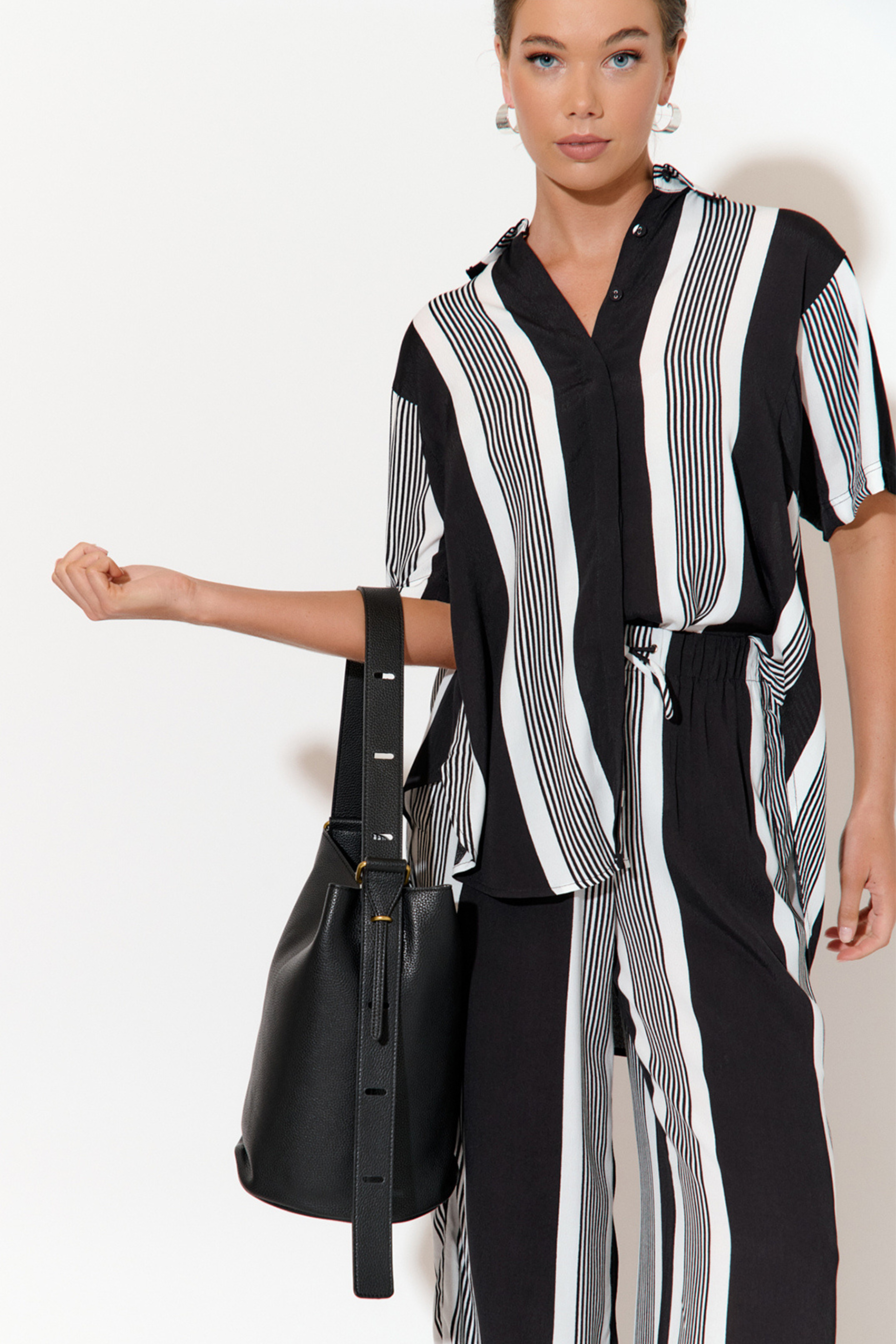 Juliette Bucket Bag in Black