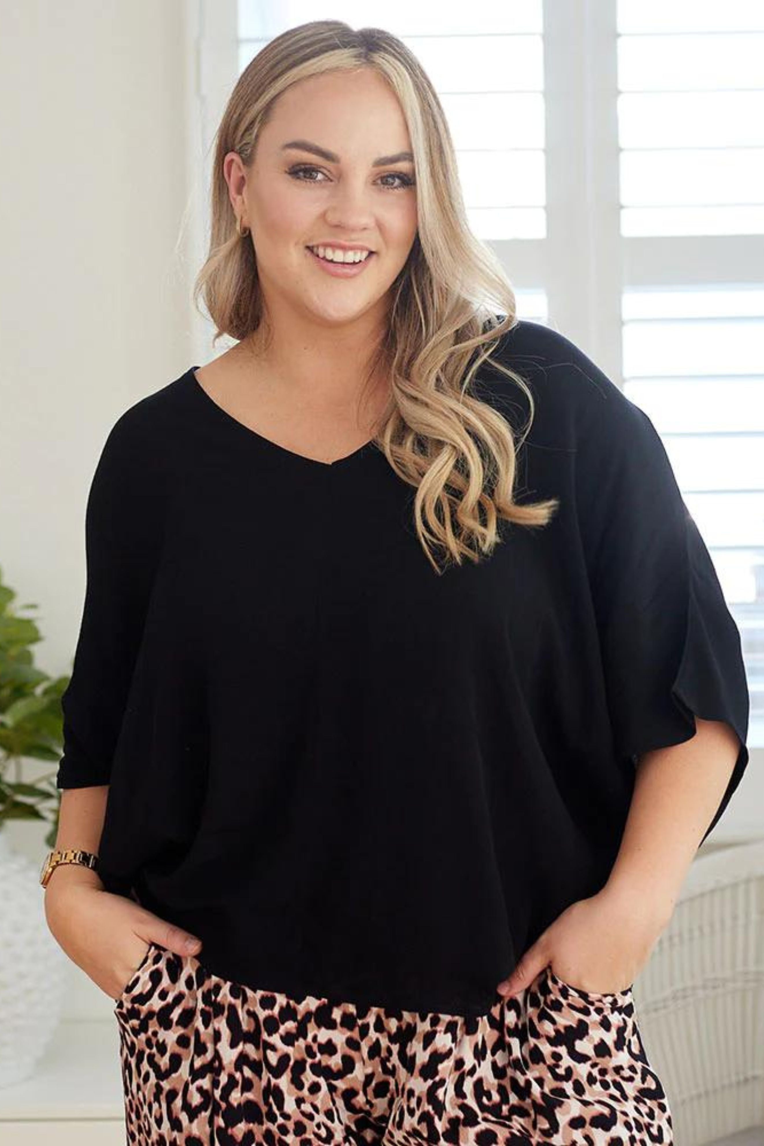 Lila Top in Black