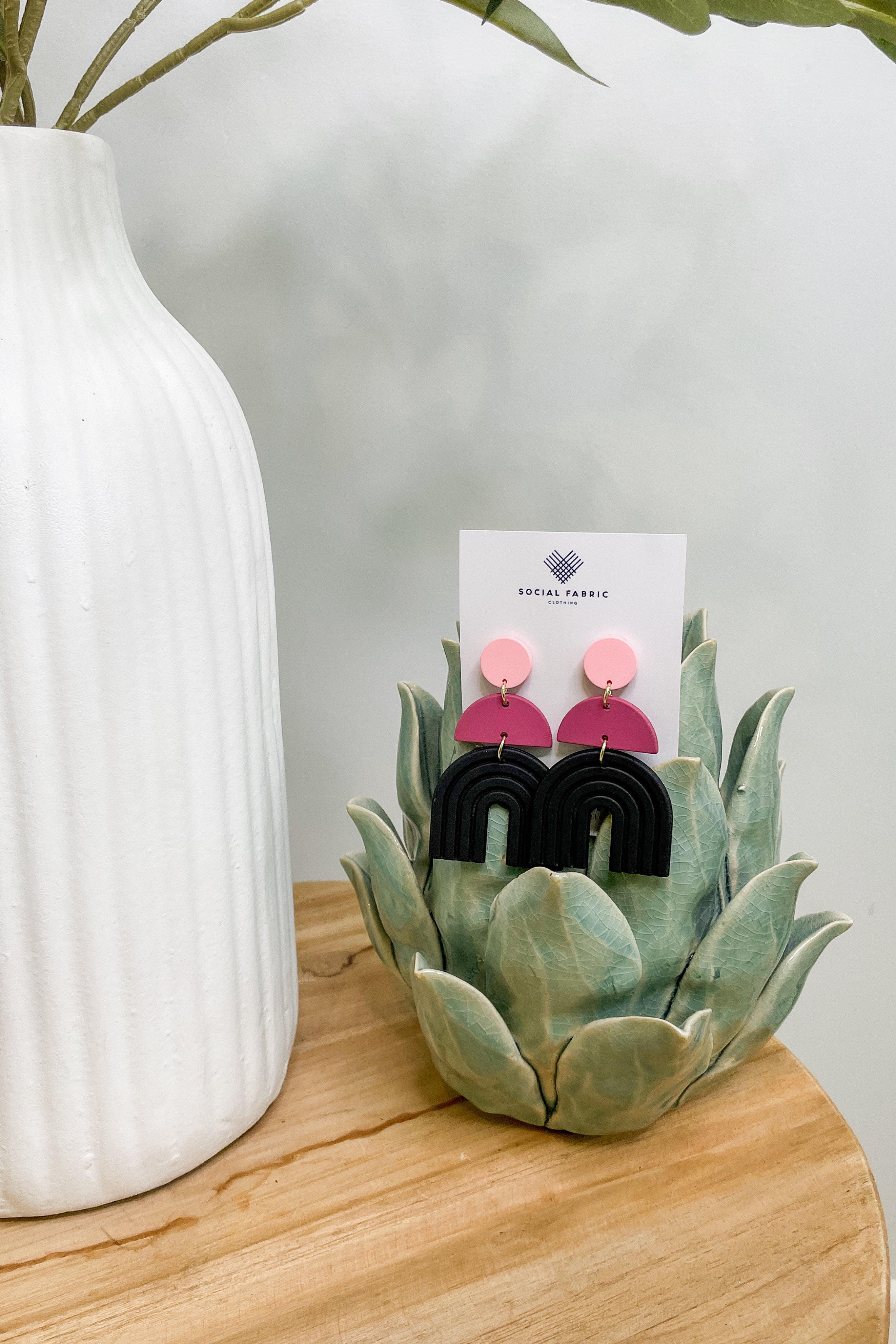 Lecco Earrings in Black and Purple