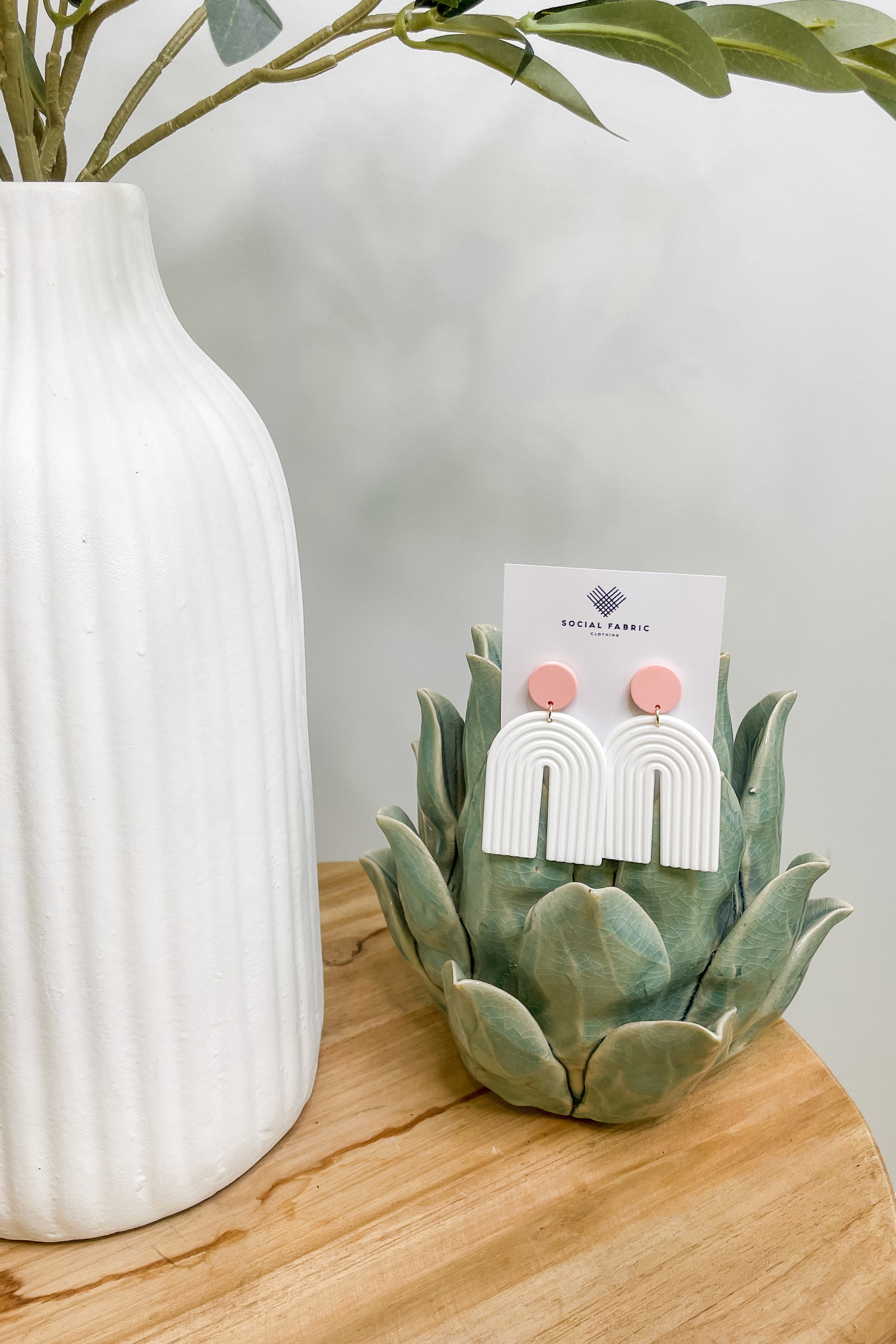 Lecco Earrings in White and Pink